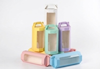 Boîte cadeau en carton blanc épais, fabrication monobloc, avec fenêtre transparente en PVC, pelliculage mat et gaufrage