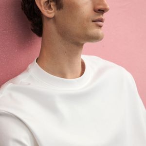 T-shirt classique en coton unisexe et t-shirt confortable pour un look décontracté quotidien disponible en plusieurs couleurs pour hommes et femmes - Product Image 3