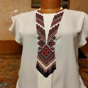 Colliers de créateurs de perles de rocaille à motifs blancs et rouges faits à la main pour les femmes et les filles portent des colliers de mariage - Product Image 1