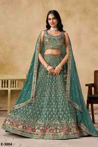 Lehenga Choli indien tendance, vêtement traditionnel en géorgette, avec des paillettes, des broderies en zari, en resham et en badla, pour les mariages - Product Image 5