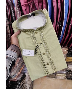 Kurta en soie douce de qualité supérieure pour hommes conçu avec un ajustement confortable pour le fournisseur indien de style ethnique de vêtements de festival - Product Image 2