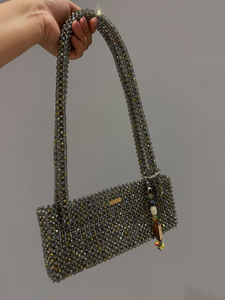 Charmant petit sac à bandoulière rectangulaire rose irisé avec perles et délicate chaîne dorée, aux prix de gros - Product Image 3