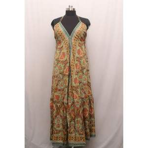 Nueva llegada última espalda descubierta completa vacaciones de verano caliente bohemio sólido hasta el suelo con cuello en V Maxi vestido de vacaciones - Product Image 1