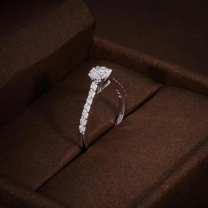 Anillo de Compromiso con Diamante Redondo Cultivado en Laboratorio de 1.14 CTW, Certificado F VVS1 VVS2, Anillo de Diamante Redondo Solitario, Regalo de Aniversario, Moderno - Product Image 2