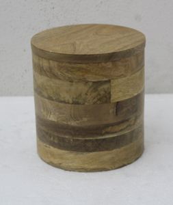 Venta al por mayor a granel Venta caliente 2024 caja de almacenamiento de diseño de forma redonda de madera natural con tapa para almacenamiento de cocina hecho a mano personalizado - Product Image 1