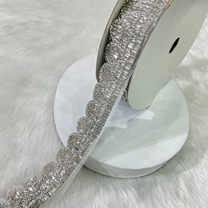 Jharkhand Robes de créateur faites à la main en dentelle artisanale traditionnelle avec bordure Zari Robes moyennes/légères tissées écologiques argentées - Product Image 1