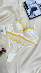 Ensemble de soutien-gorge à armatures brodé de fleurs romantiques avec culotte string push-up à bonnets couvrants pour femme, couleur blanche opt170 - Product Image 4