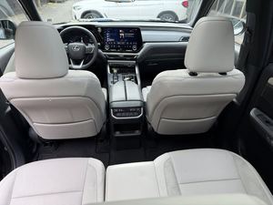 Lexus LX 350 2024 Usado, Lujo, Tracción en las Cuatro Ruedas, Volante a la Izquierda, Emisión Euro III, 5 Asientos - Product Image 3