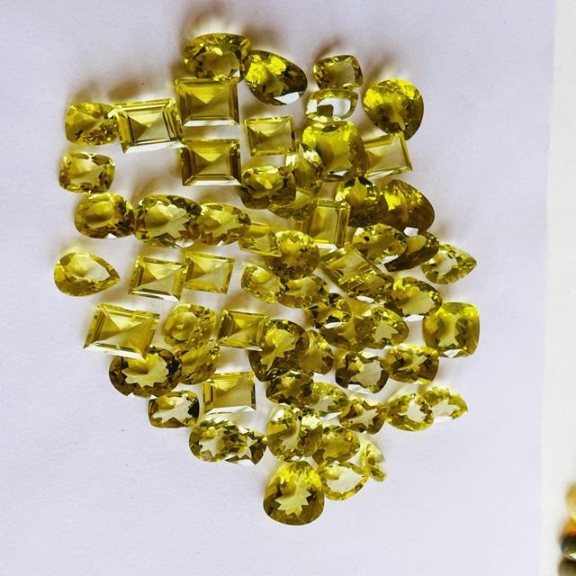 สีเหลือง