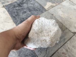 Minéral pyrophyllite en morceaux pour la fabrication de crayons à mine et de crayons de couleur, avec une douceur élevée et une écriture fluide - Product Image 3