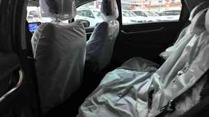 SUV essence d'occasion fabriqué au Japon 2024, conduite à droite, transmission automatique, sièges en cuir, couleur foncée, jantes R17, toit ouvrant panoramique, état impeccable - Product Image 5