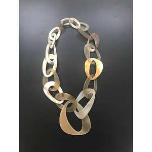 Collier en résine de mode moderne à vendre Collier unique fait à la main et fabriqué à la main pour les filles fabriqué par Tayyab Handicraft - Product Image 1