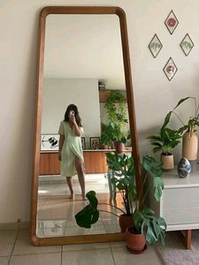 Cadre de miroir mural en bois de luxe avec des motifs complexes faits à la main, parfait pour rehausser l'intérieur de toute pièce élégante - Product Image 5