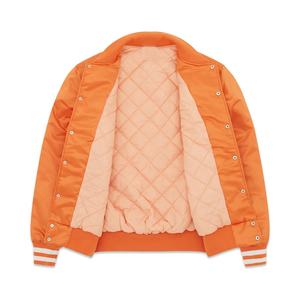 Chaqueta universitaria de satén 100% para hombre Chaqueta de béisbol larga con logotipo personalizado impreso en la parte delantera con diseño liso - Product Image 2