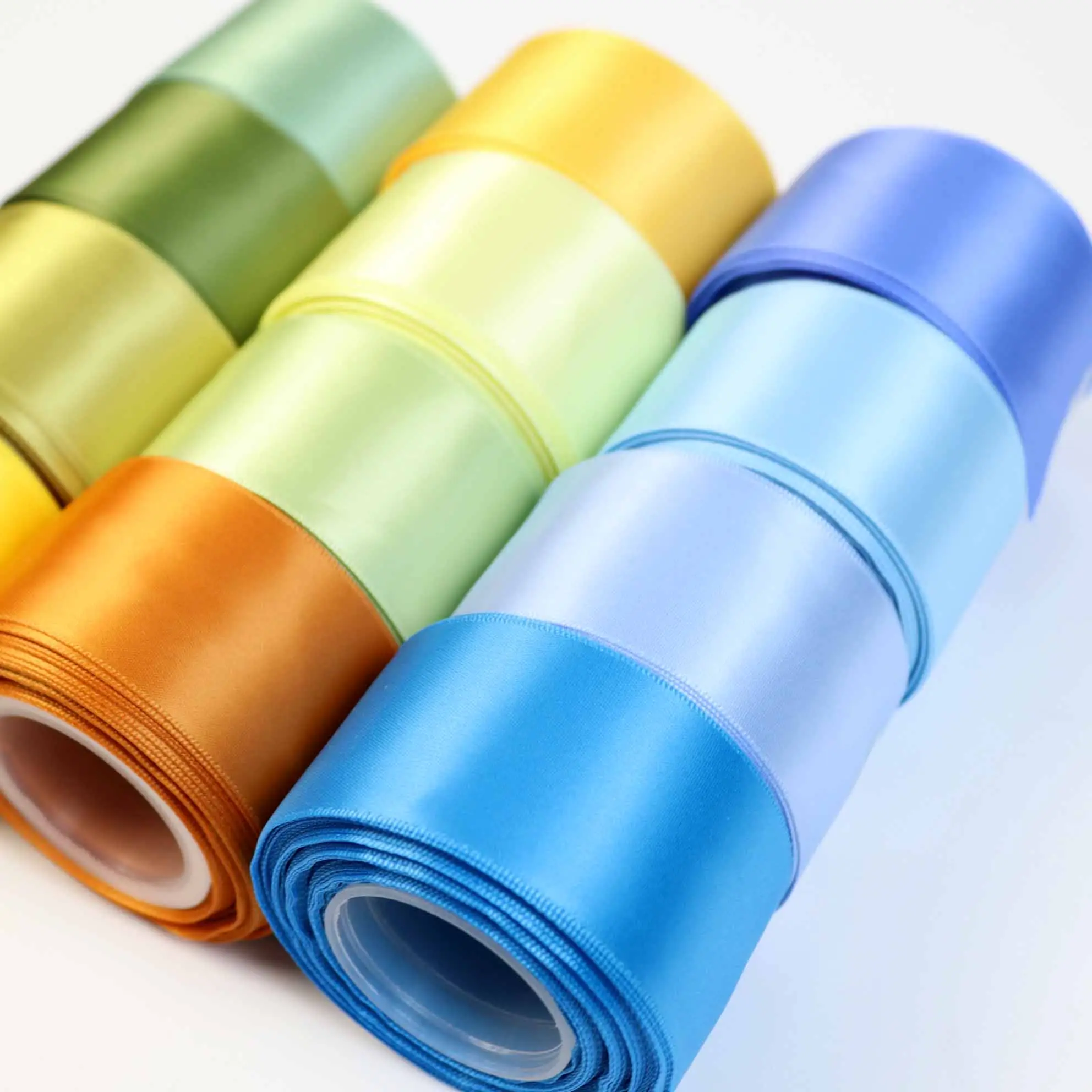 Lude Rpet einfarbige Seiden-Satin-Bandrolle Fabrik Großhandel individualisierte Doppelseite Seite 100% Polyester-BANDEN nachhaltig