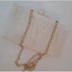 Venta al por mayor de alta calidad de moda monedero marco resina embrague moderno mujeres bolsos monederos y bolsos de lujo monedero personalizado bolsas de resina - Product Image 2