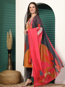 Último Diseño Tradicional Indio Moderno, Kurtis Listo para Usar en Rayón con Estampado Floral, Corte en A, Lavable a Máquina, Pantalón y Dupatta de Corte Recto, Talla Regular - Product Image 5