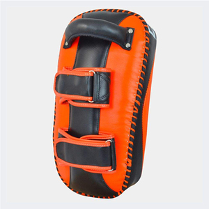 Kick Pads en cuir thaïlandais personnalisables pour MMA Focus Training Hard Kicking Boxing Produit de qualité avec logo personnalisé - Product Image 4