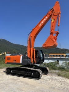 รถขุดไฮดรอลิกแบบล้อ Hitachi ZX240-3 ปี 2023 สภาพ 95% ใหม่ ใช้งานน้อย เครื่องยนต์ 125 กิโลวัตต์ กำลัง 23 ตัน คุณภาพเยี่ยม - Product Image 2