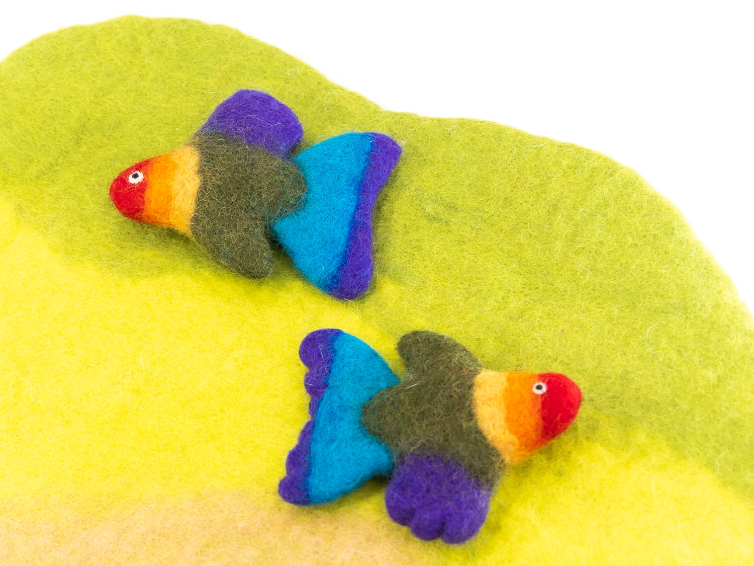 Juguete hecho a mano de los pescados del fieltro