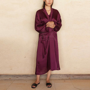 Batas de seda para mujer con diseño elegante, Batas de seda para mujer con Moq bajo, Batas de seda para mujer con logotipo personalizado - Product Image 1