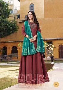 คอลเลกชันชุดแฟนซีซับในผ้าไหมแท้พร้อมงานเย็บปักถักร้อย - Product Image 5