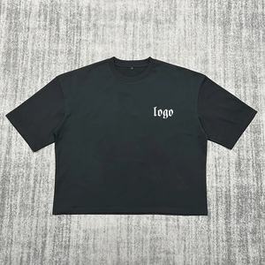 Camiseta recortada personalizada del nuevo fabricante para hombres Hombro caído 100% algodón Peso pesado 200g Diseño cuadrado de gran tamaño - Product Image 1