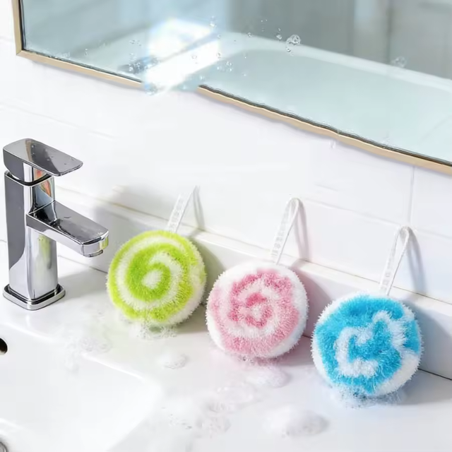 HOLAMOPA Non Scratch Bathroom Scrubbing Ball Blue White Plastic Mesh Scourer for Bathtub Tile and Glass Cleaning