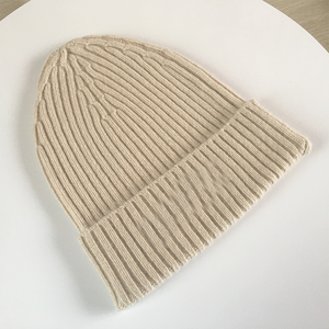 Gorros de Punto Lisos de Mezcla de Lana al por Mayor con Parche Tejido Personalizado, Tejido Común de Alta Calidad para Uso en la Playa - Product Image 2