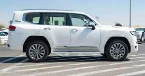 SUV 5 places d'occasion 2024 Diesel R18, conduite à gauche, intérieur foncé, sièges en cuir, 4.1-6L, en bon état - Product Image 2