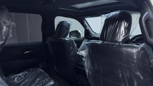 PRÊT À ÊTRE EXPÉDIÉ RHD 2021 TO-YO-TA LAND CR-UI-SER 300 - Product Image 6