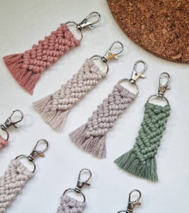 Llaveros de Macramé Hechos a Mano con Cuentas de Ojo Turco, Llaveros de Macramé Personalizados, Llaveros de Macramé Hechos a Mano - Product Image 1