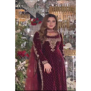 Aneelas Poshkari – Robe de soirée trapèze de luxe en velours brodé, faite main, TC-1443, avec taille naturelle, idéale pour l'hiver - Product Image 4