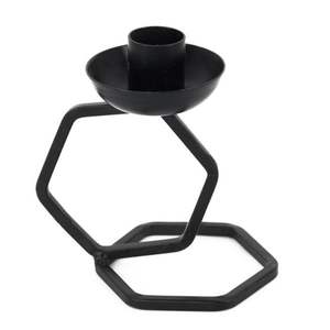 Bougeoir hexagonal en métal de style nordique - Bougeoir géométrique en fer noir mat pour la décoration moderne de la maison et de la table - Product Image 1