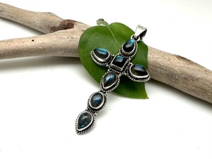 Colgante de Plata de Ley 925 Hecho a Mano con Baño de Rodio y Labradorita, Diseño de Gancho, la Mejor Calidad, Diseño Simple, Certificado - Product Image 4