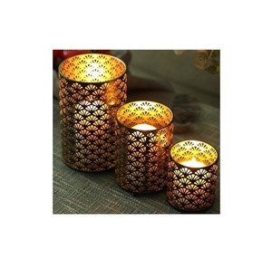 Portavelas de metal elegante y duradero con un diseño intrincado para una decoración elegante del hogar e iluminación ambiental - Product Image 4