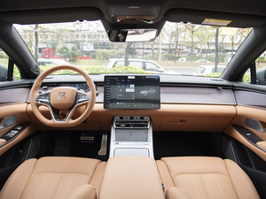 Sedán Eléctrico Usado 2025, Volante a la Izquierda, 5 Asientos, Transmisión Automática, Interior Espacioso, Limpio, Suministrado desde Japón, >700km - Product Image 2