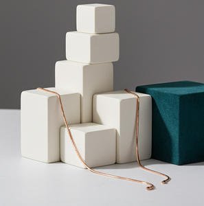 สร้อยคอโทนคู่ที่ทันสมัยสำหรับผู้หญิงโซ่ทองและเงินน้ำหนักเบาหรูหราเครื่องประดับน้อยที่สุดสำหรับสวมใส่ในชีวิตประจำวันในโอกาสพิเศษ - Product Image 3