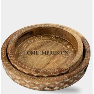 Plateau en bois de manguier naturel avec finition vadrouille Plateau de forme ronde Lot de 2 plateaux de service de fruits au design floral à bas prix - Product Image 4