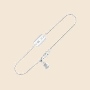 Pulsera Discreta de Diamantes Esmeralda con Diamante Cultivado en Laboratorio de Corte Esmeralda de 0.16 Quilates F-VS en Oro Sólido de 14K para Bodas y Fiestas - Product Image 3