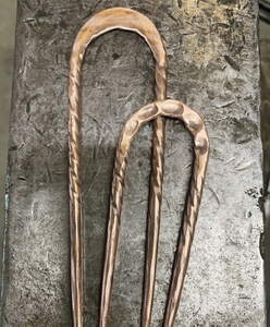 Palillos de pelo de cuerno de búfalo de flor tallada opulenta de lujo y alfileres de cuerno de vaca y buey de lujo para un estilo sofisticado - Product Image 3