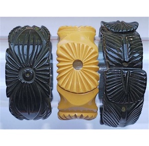 2025กำไลข้อมือแฟชั่นใหม่สำหรับผู้หญิงกำไลข้อมือเรซินรูปเรขาคณิต - Product Image 1