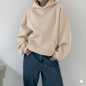 Hoodie oversize pour femme, style streetwear, coupe décontractée, mode urbaine, avec logo frontal en fibre, confortable pour l'hiver et le quotidien - Product Image 1
