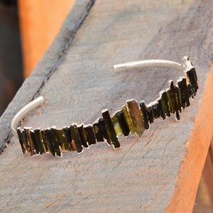 Bracelet en argent sterling 925 plaqué or, tourmaline brute faite à la main, pierre brute, bracelet en pierres précieuses, nouveau design, cadeau de bijoux unisexe - Product Image 1