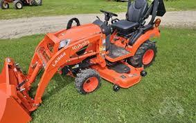 Kubota BX2380V 4WD Utility Tractor Diesel Engine 90hp Rated Power Automatic Key Include Pump Gear Motor for Retail Farm - Product Image 3