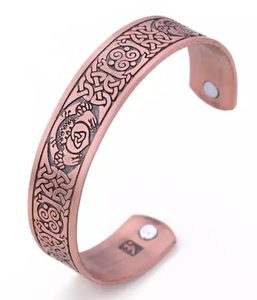 Nueva llegada hecha a mano aleación de cobre Vintage estrella patrón moda brazalete pulsera a precio mayorista - Product Image 6