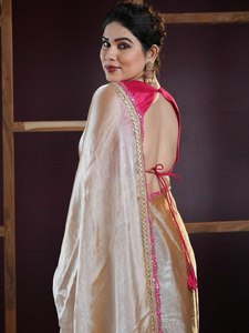 Primera vez en el MERCADO Tela de seda suave Simple y elegante Look Heavy Latkan Work Bridal Saree para ofrecer a los invitados en recepciones/fiestas - Product Image 3