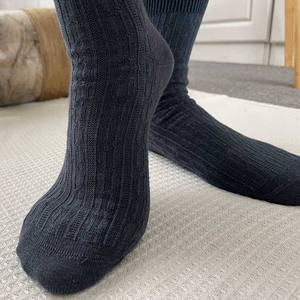 Chaussettes de sport personnalisées pour hommes résistantes aux odeurs et respirantes en fibre de chanvre écologique automne hiver anti-dérapant design uni - Product Image 3