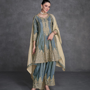 Ensemble indien brodé de paillettes Sharara Gharara Kurti Designer pakistanais 3-pièces Georgette robe ethnique prête à l'emploi pour l'été - Product Image 1