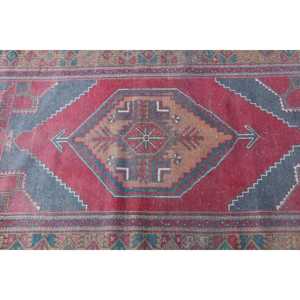 Tapis turc vintage, tapis de 3,6 x 6 pieds, tapis persan à accents rouges - Product Image 5